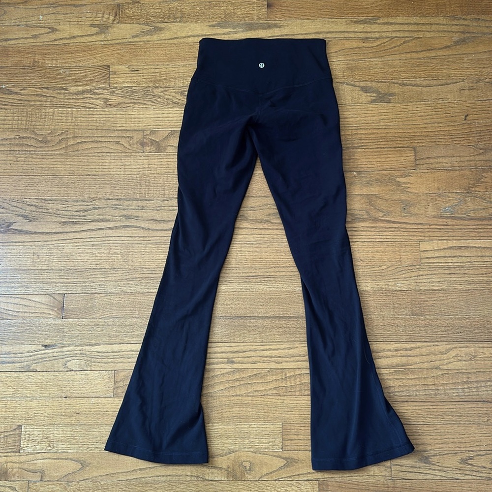 lululemon Align High-Rise Mini-Flare Pant
Regular black size 6